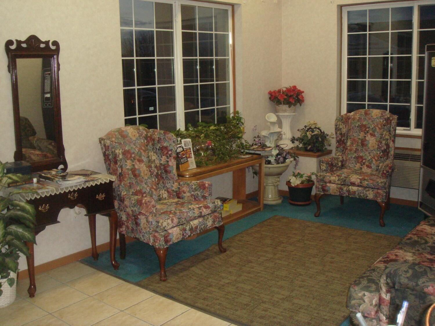 Vista Lobby Townhouse Inn & Suites