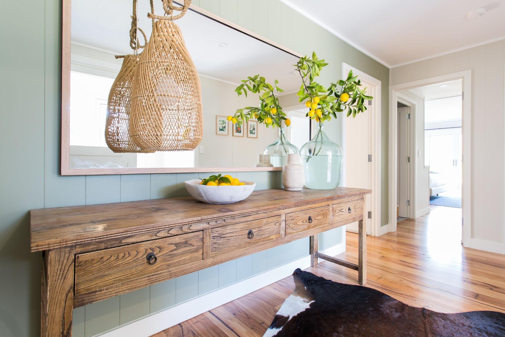 Vista Lobby Haven Red Hill