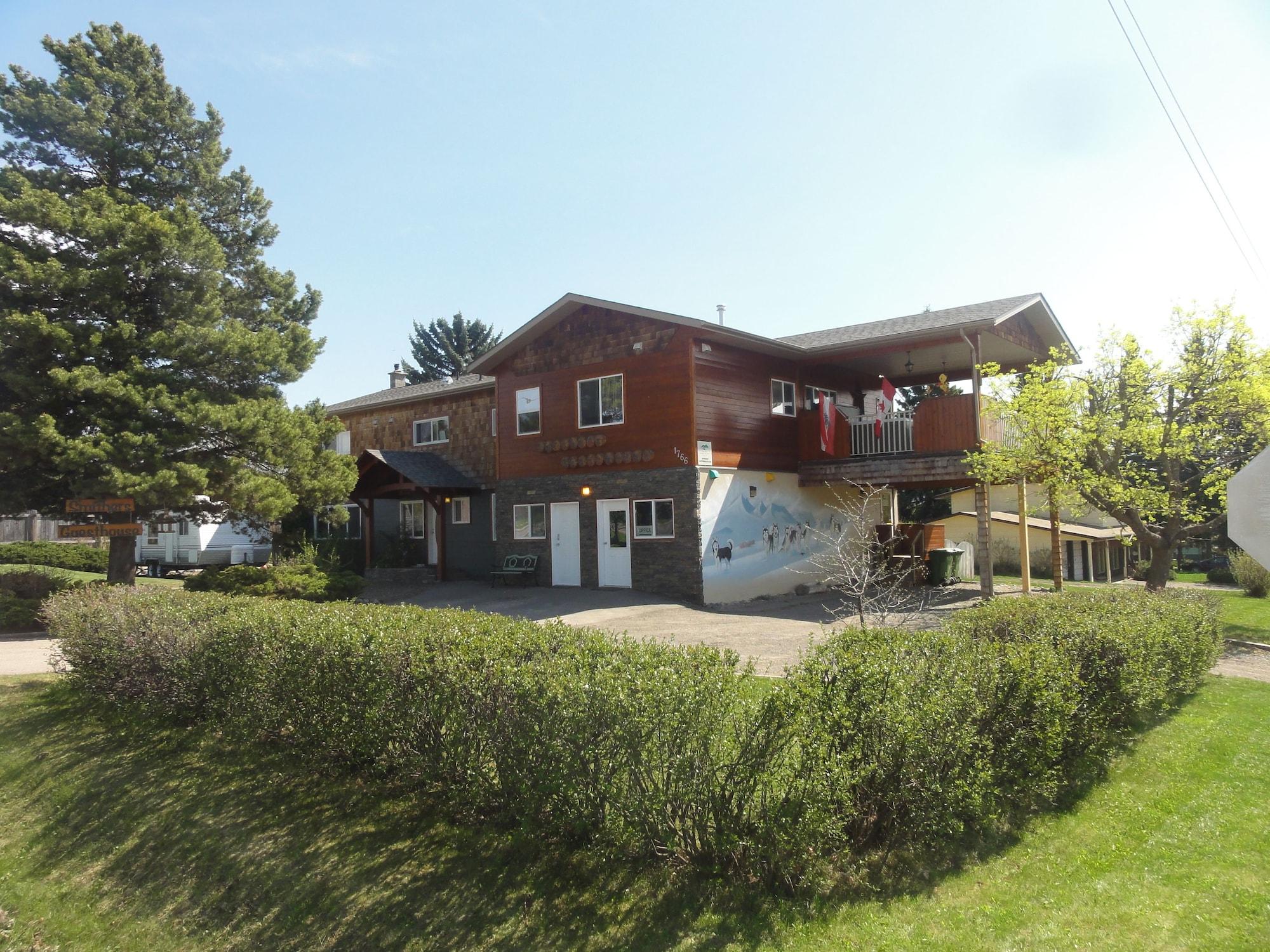 Varios Smithers Guesthouse