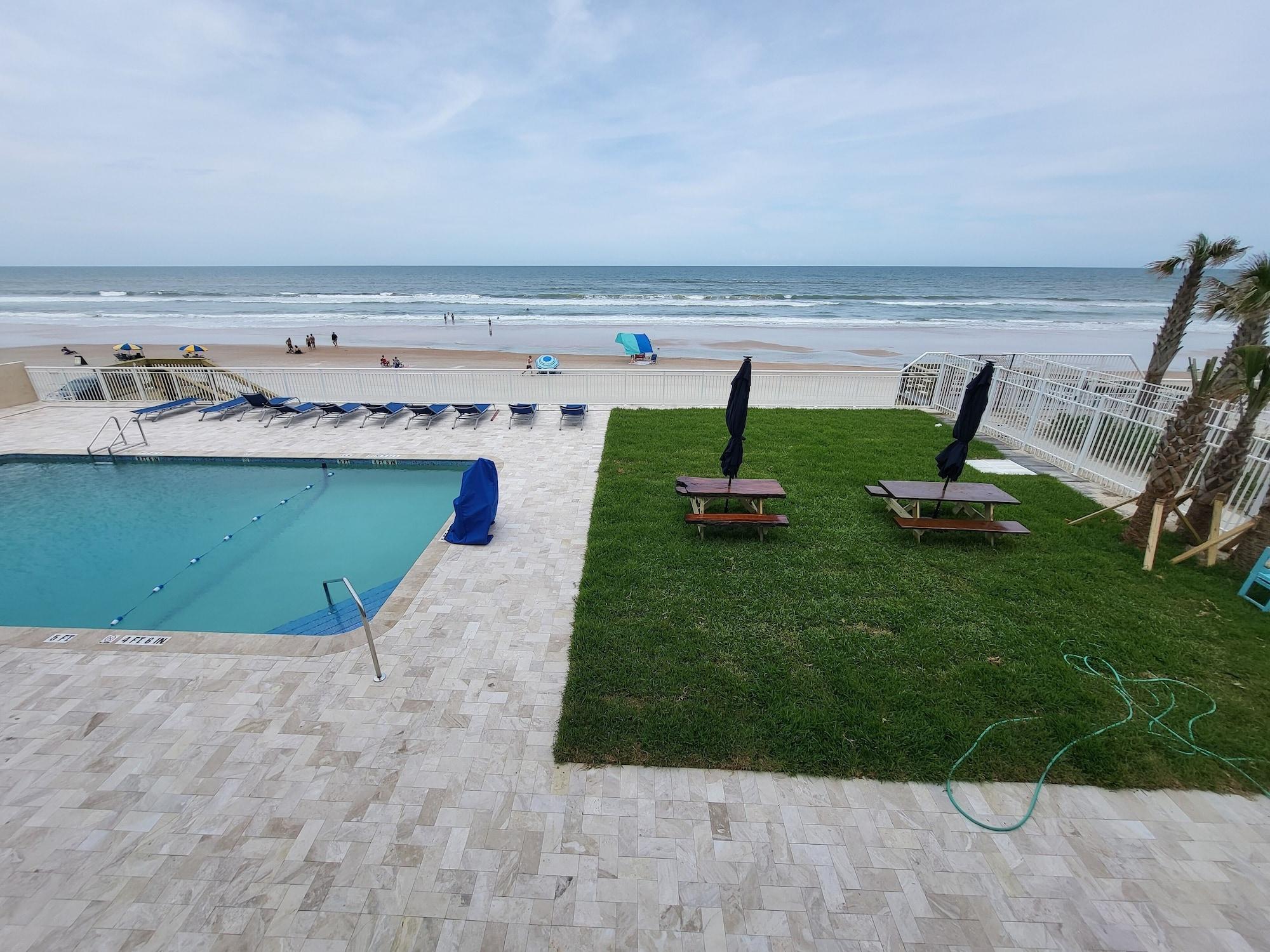 Playa Beachside Hotel