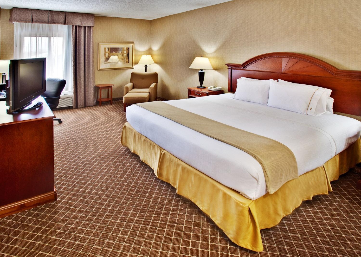 Habitación Holiday Inn Express & Suites - Interstate 380 at 33rd Avenue by IHG