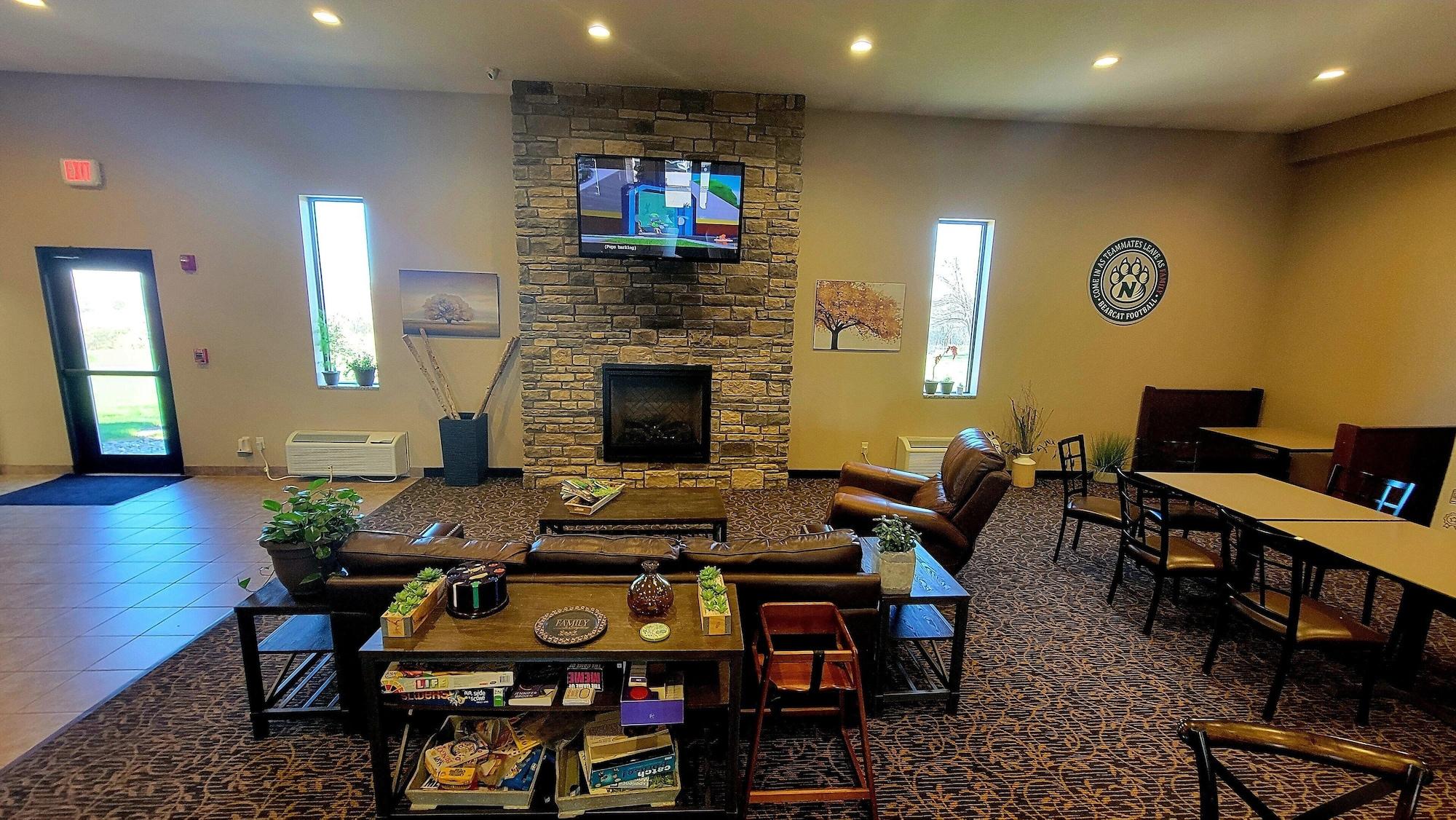 Vista Lobby Cobblestone Inn & Suites - Maryville