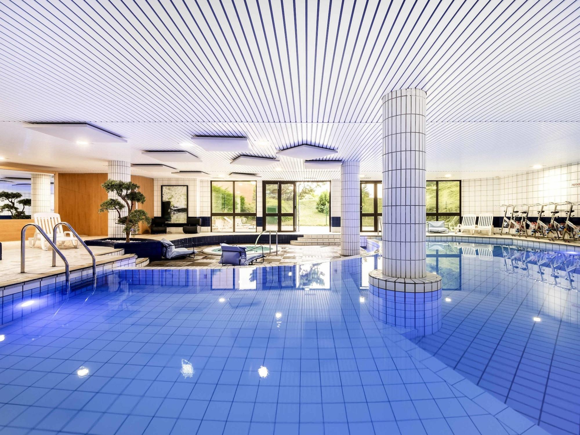 Vista Exterior Mercure Tours Sud