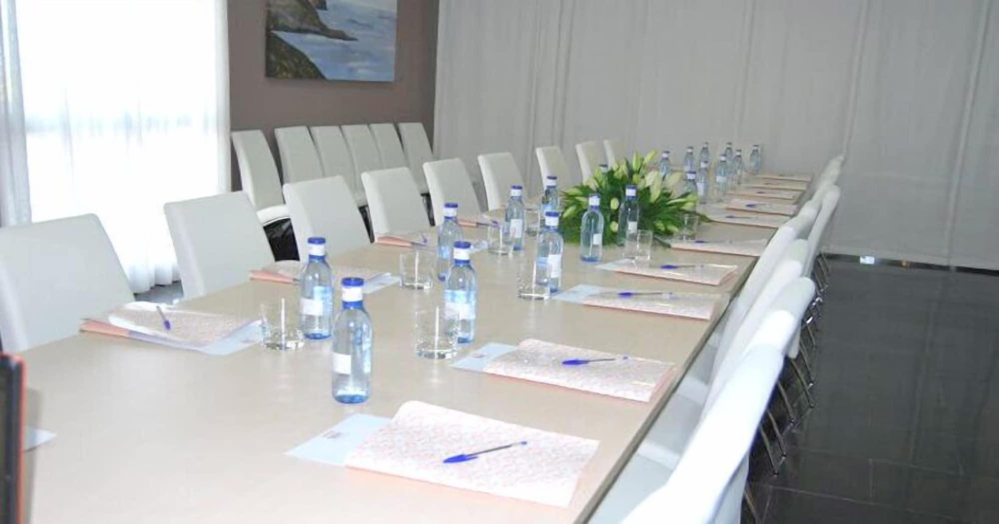 Sala de Reuniones Cuatro Hermanas