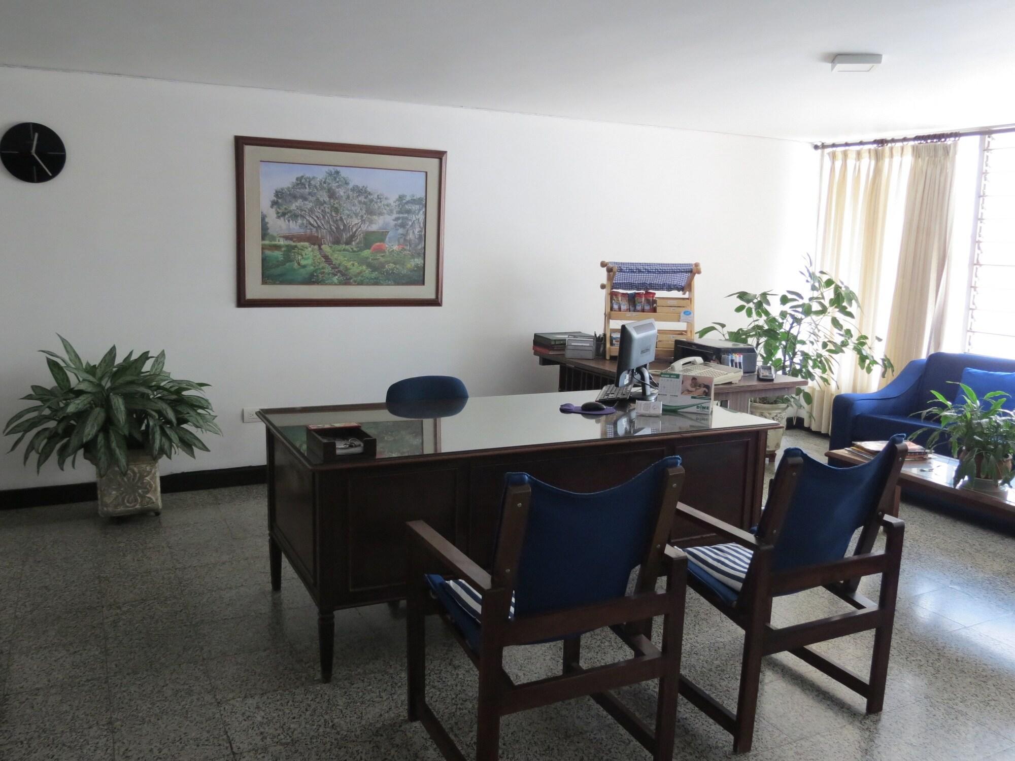 Vista Lobby Hotel del Oeste B&B