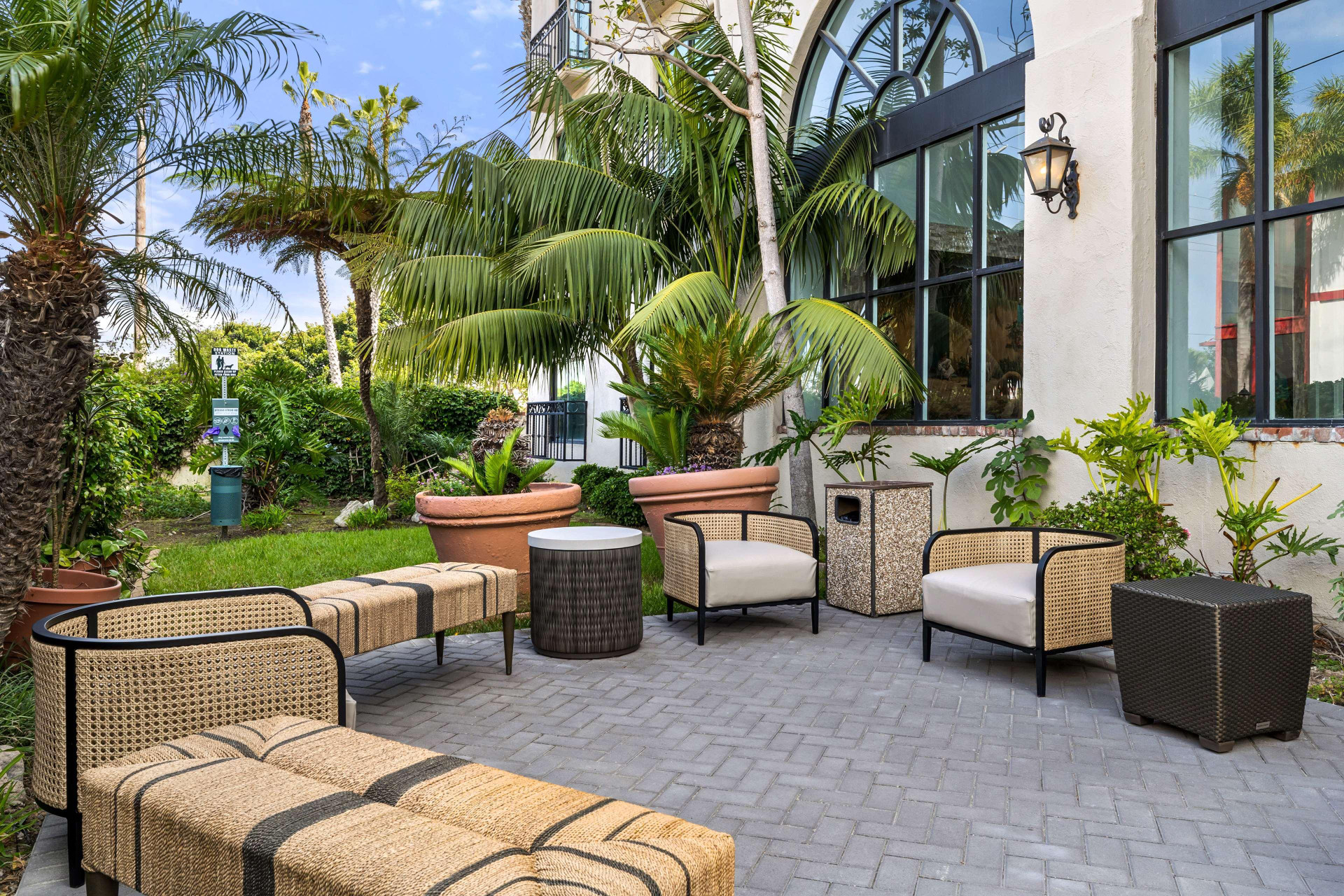 Vista Exterior Embassy Suites by Hilton Los Angeles LAX South/El Segundo