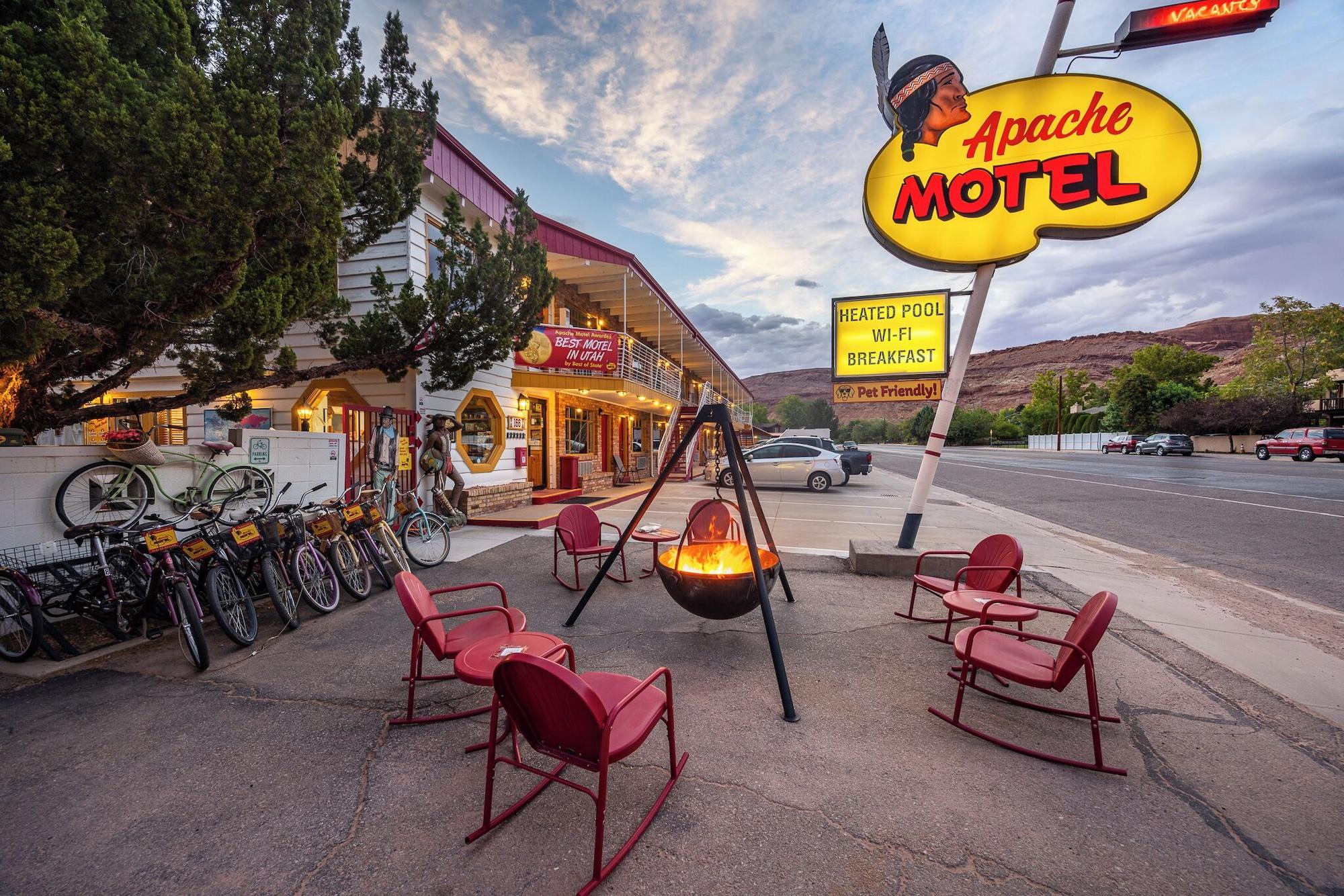 Varios Apache Motel