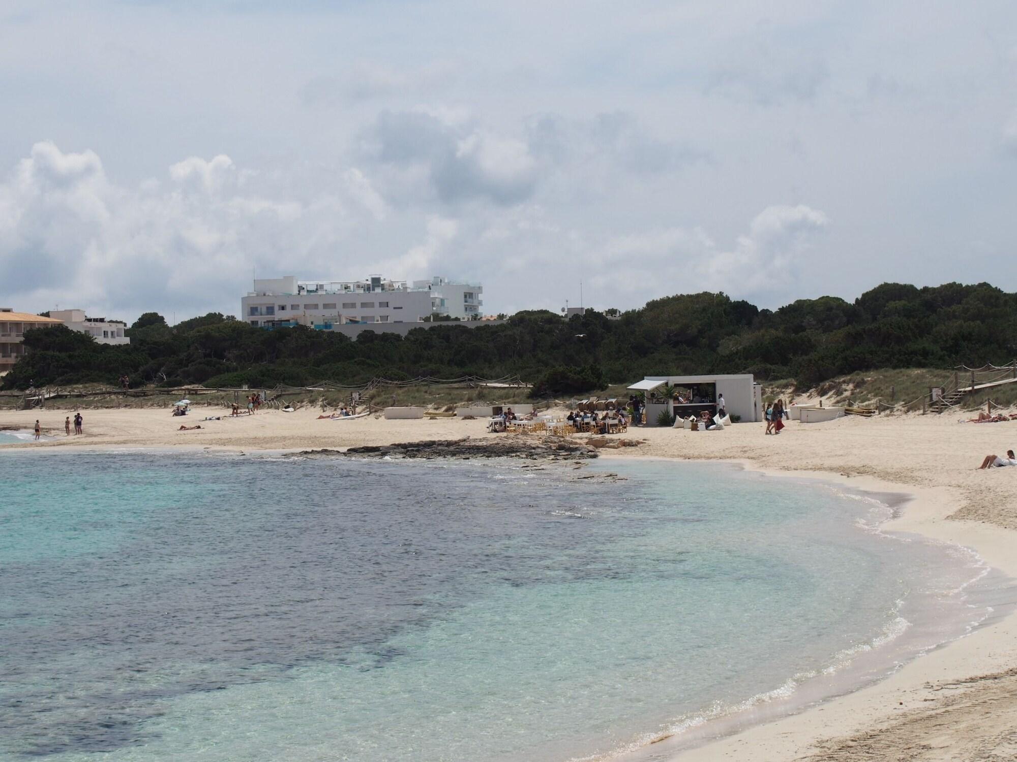 Vista Exterior Hotel Rocabella