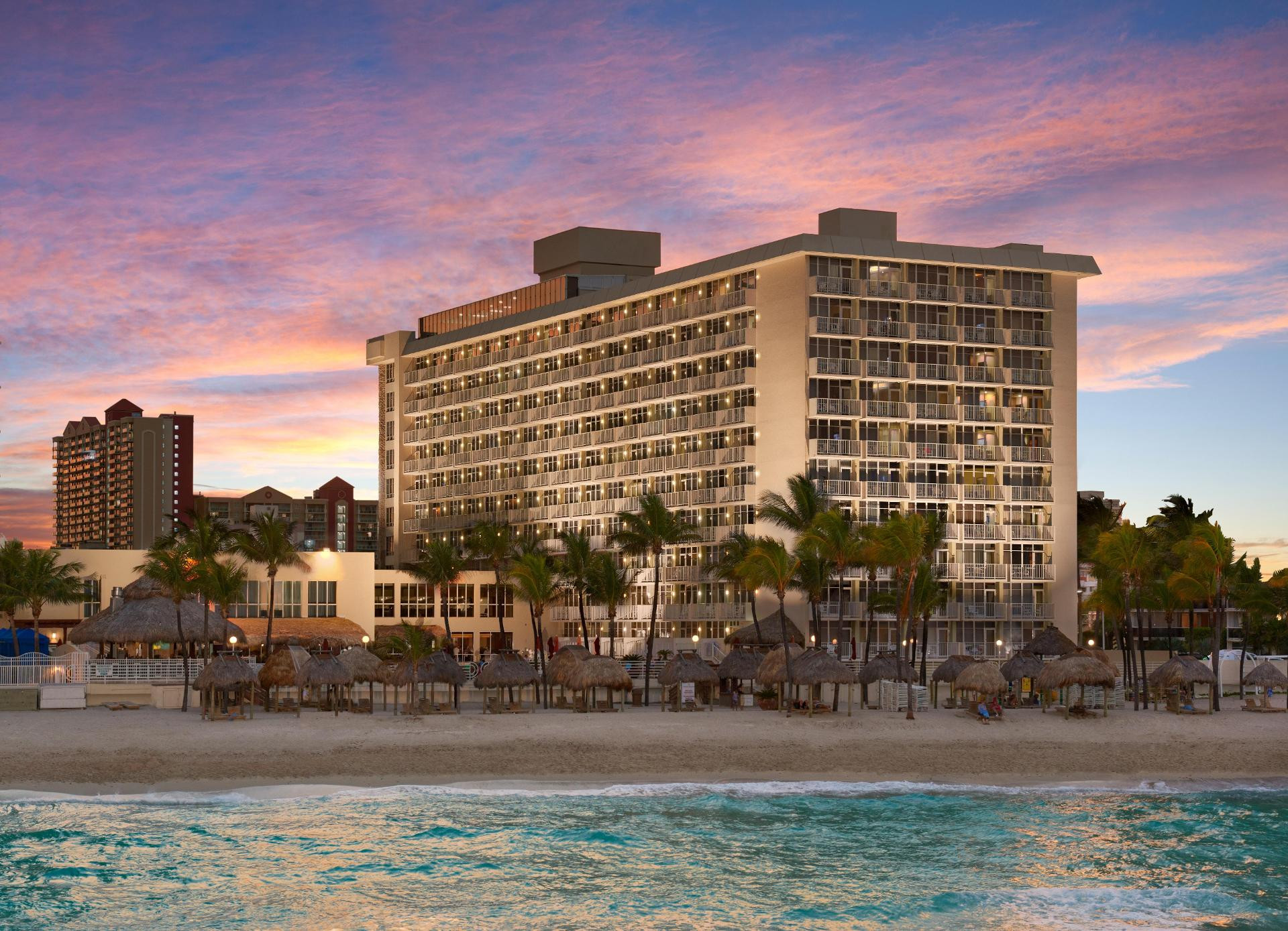 Vista Exterior Newport Beachside Hotel & Resort