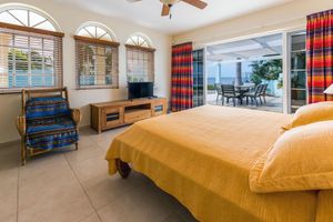 Alquiler Vacacional - Tropical oceanfront villa, full AC, private pool, great diving and snorkeling