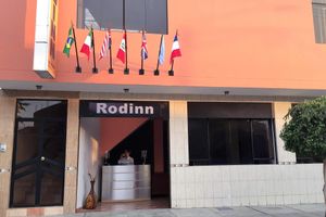 Hotel - Hostal Rodinn