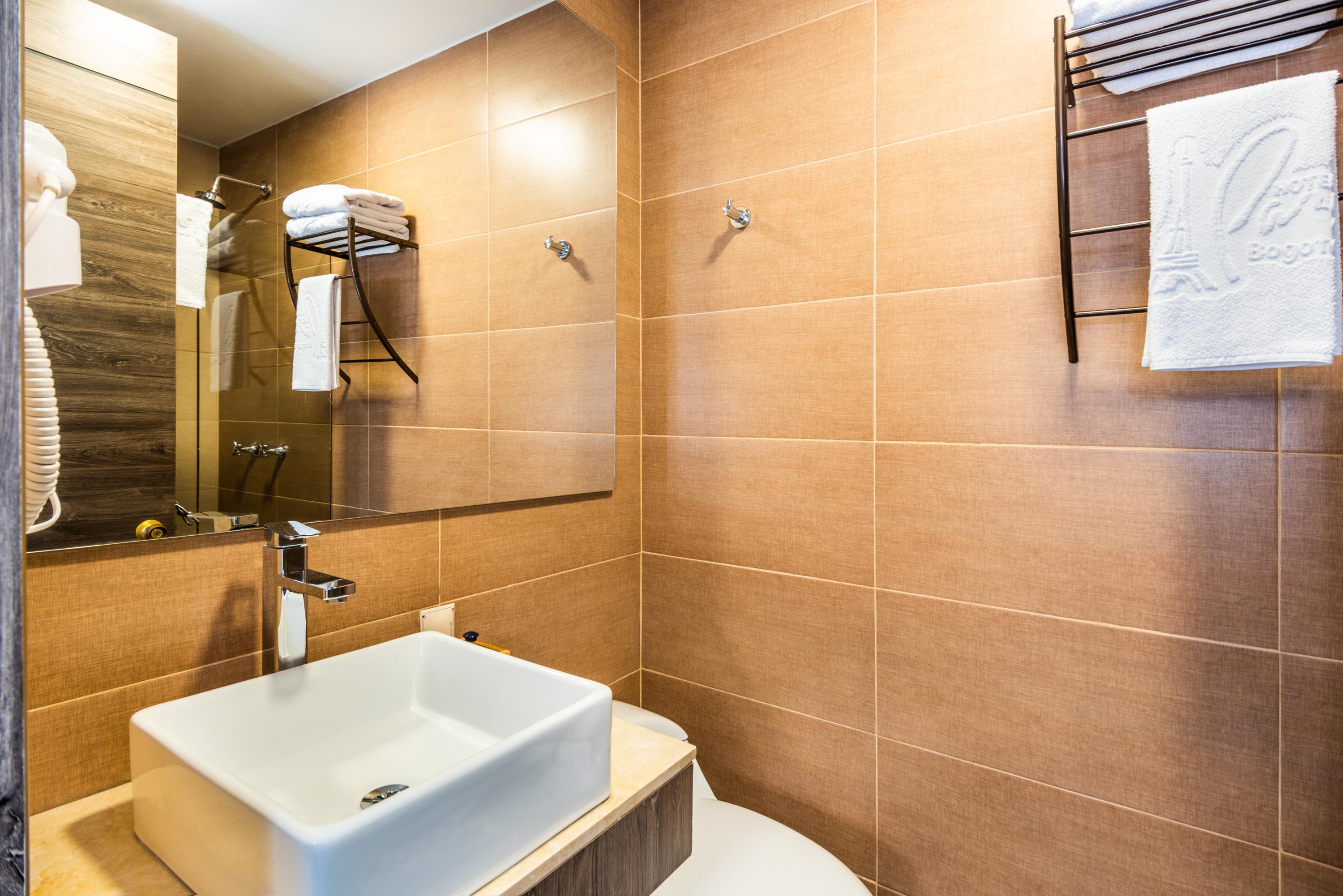 Set de Habitación Paris Hotel Bogota