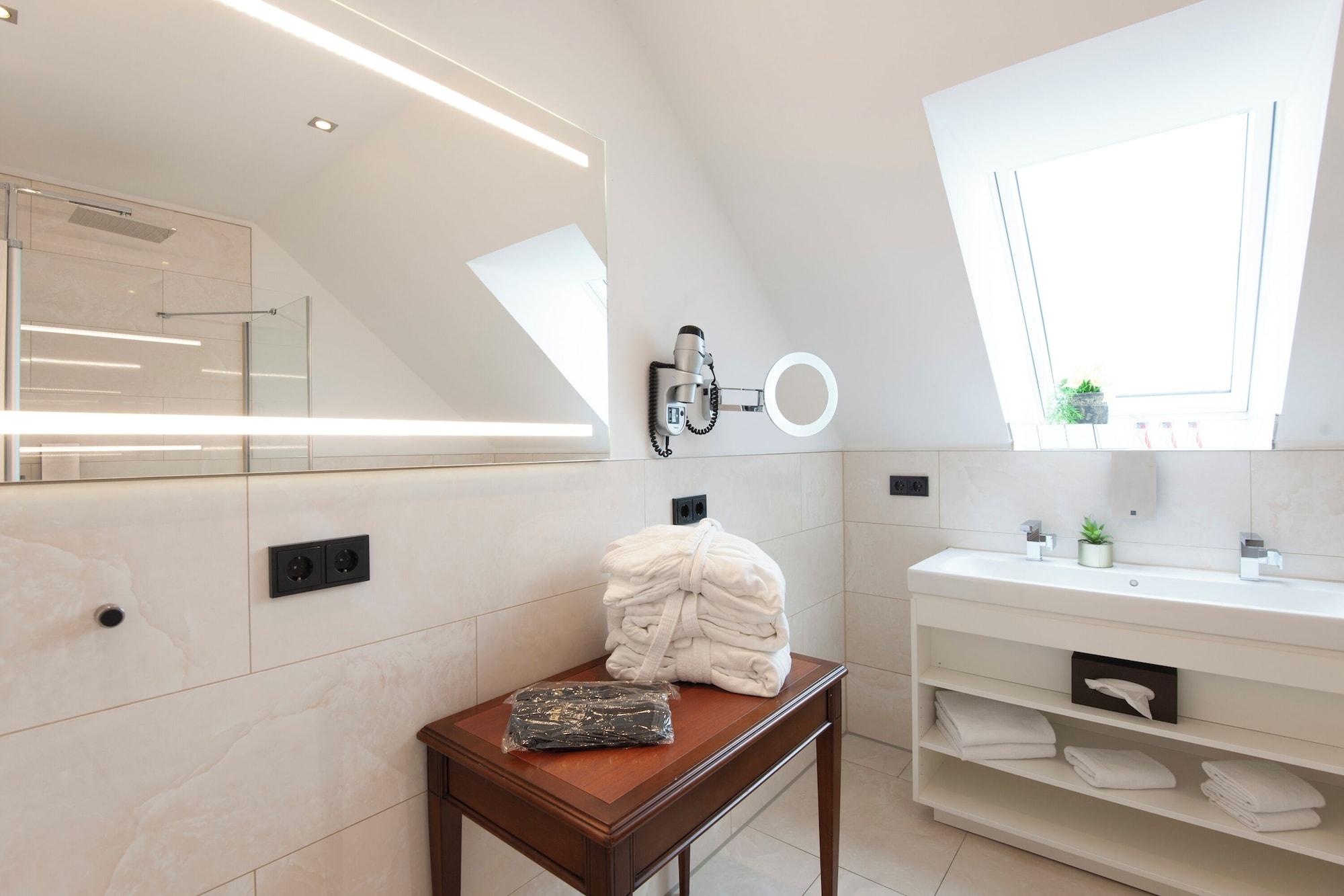 Equipamiento de Habitación AdvaStay by KING's