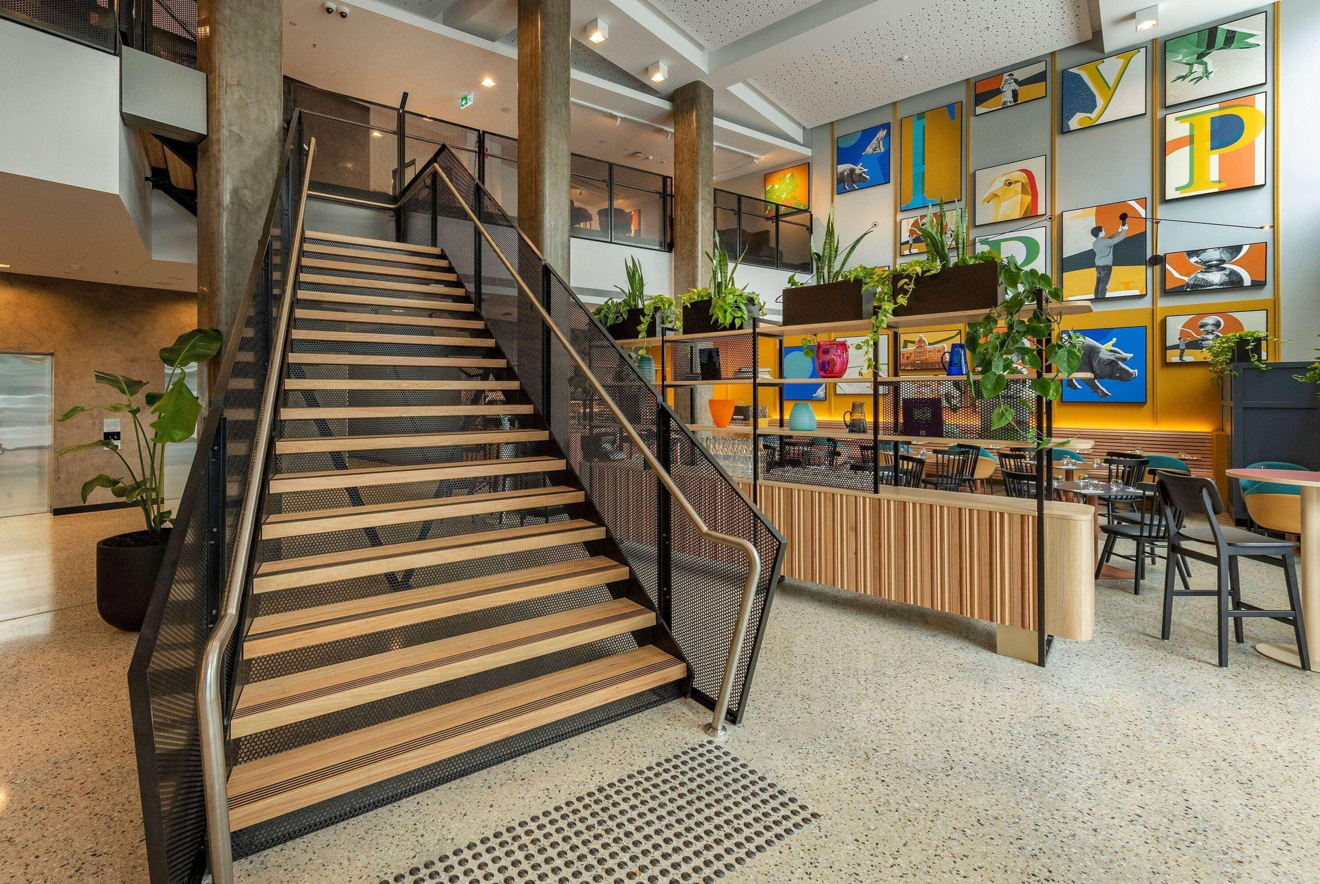 Vista Lobby Tryp Adelaide by Wyndham