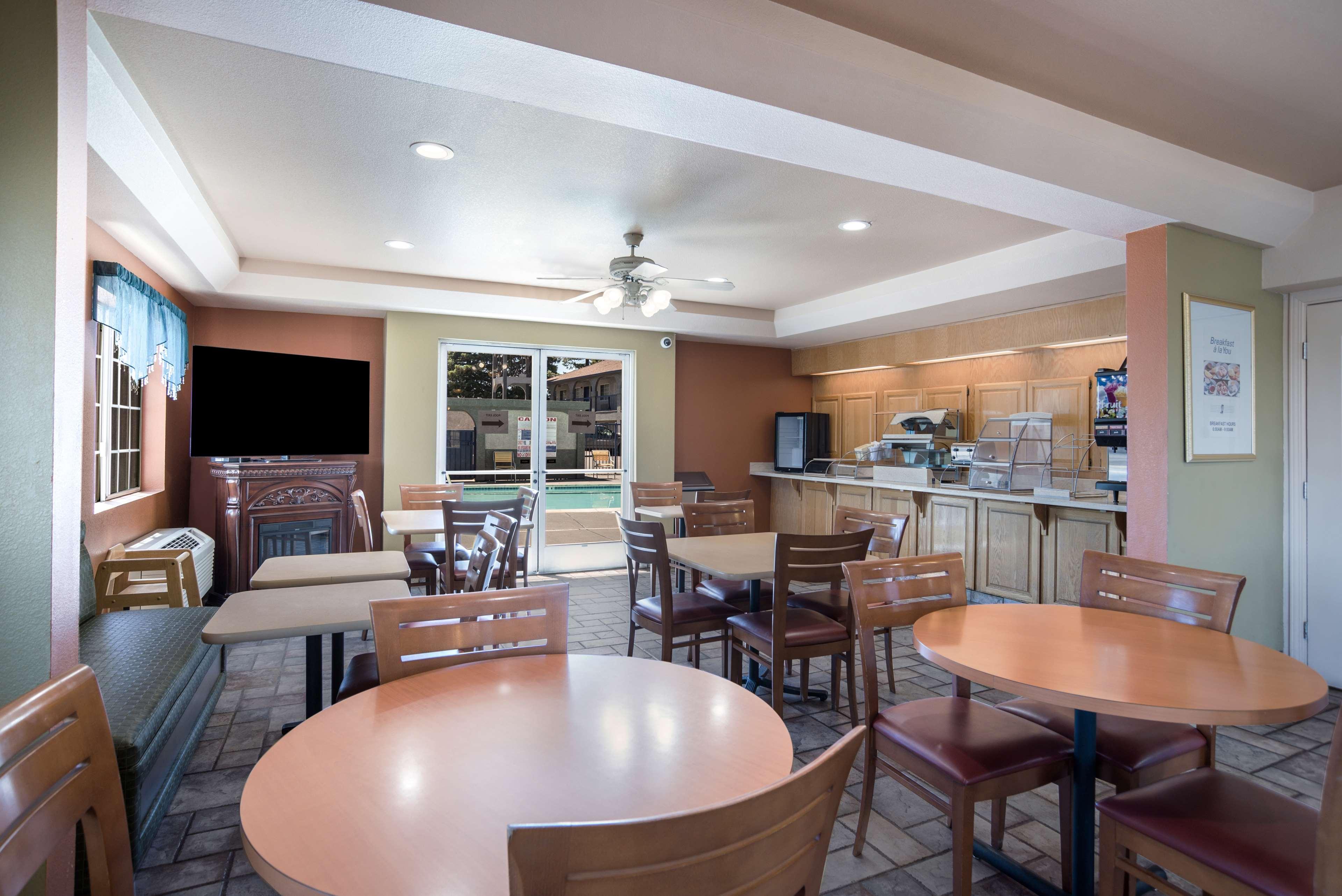 Restaurant SureStay Hotel by Best Western Ukiah