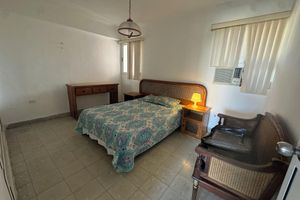 Alquiler Vacacional - Charming Renovated Apartment with Ocean Views in the Heart of Havana