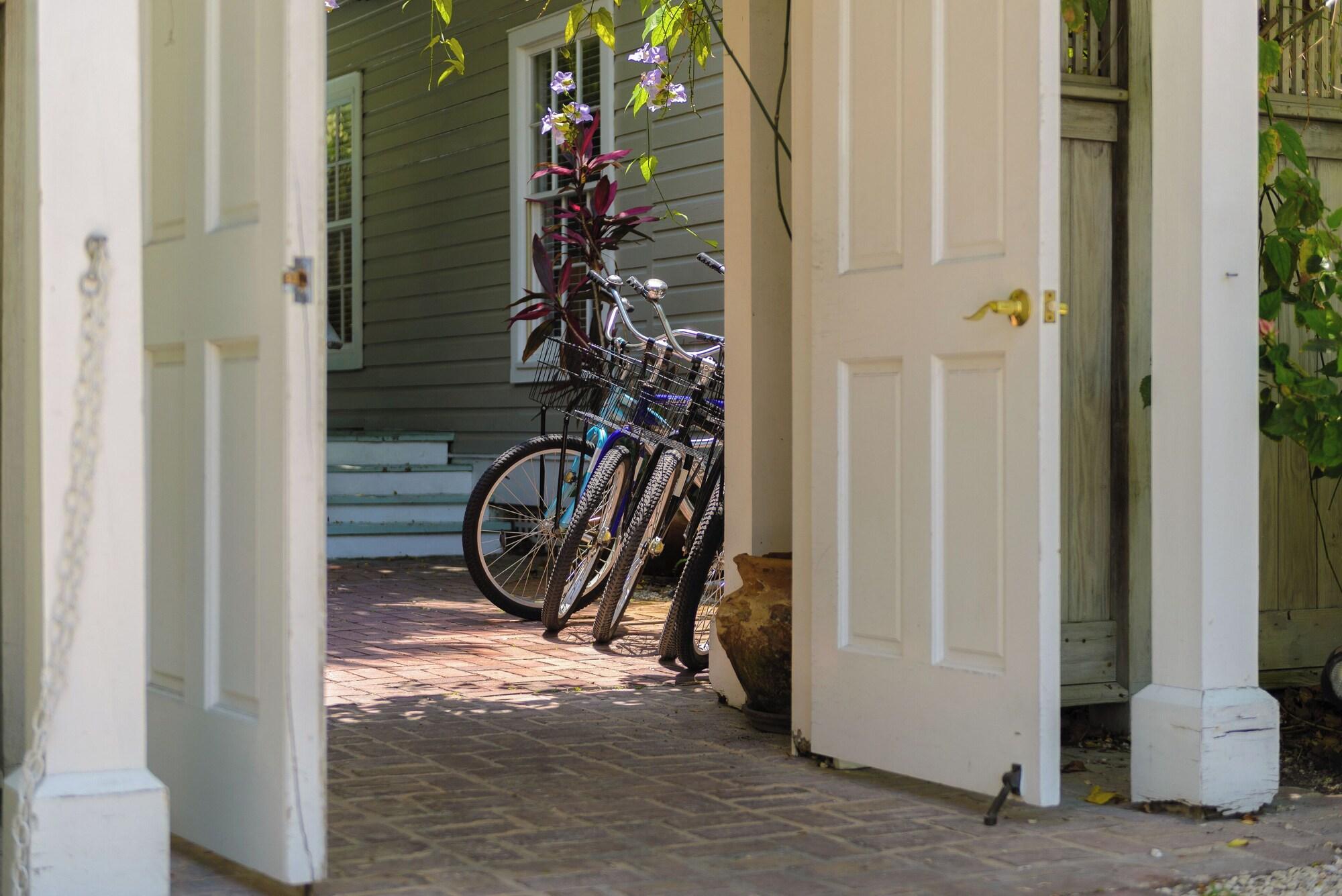 Varios Key West Villas