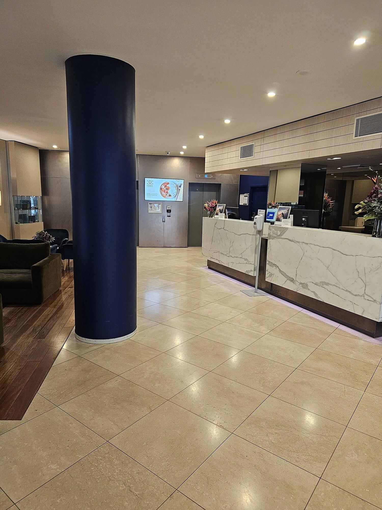 Vista Lobby Novotel Sydney West HQ Hotel