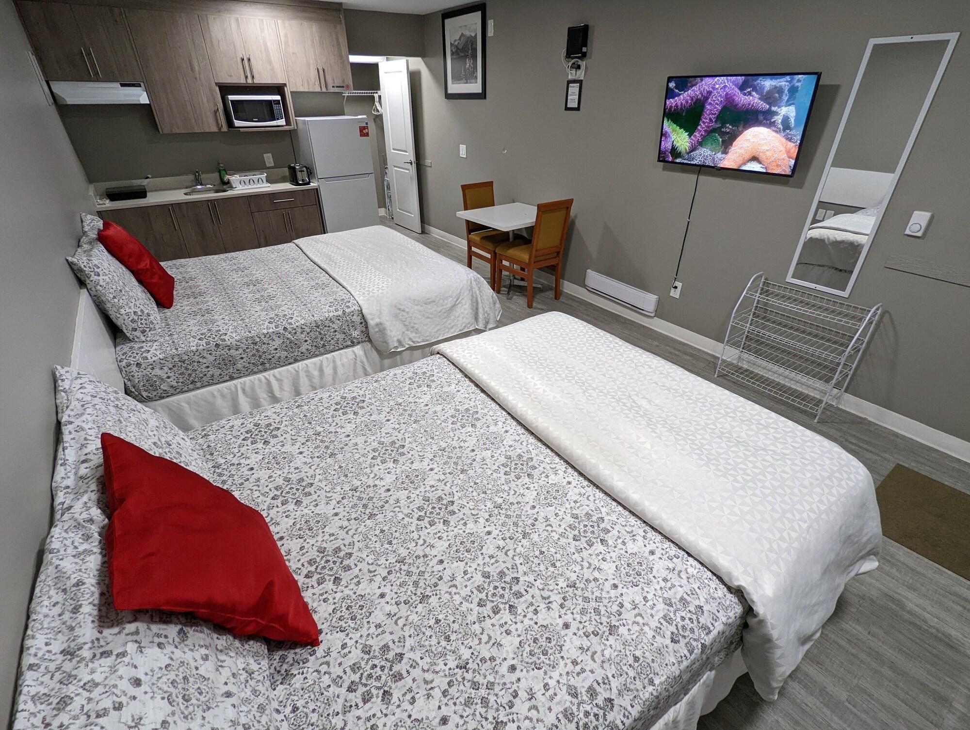 Varios Riverside Suites
