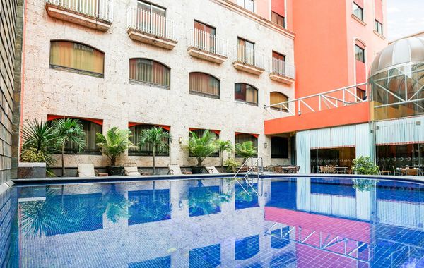Hotel Celta - Hoteles con alberca en Guadalajara, Jalisco