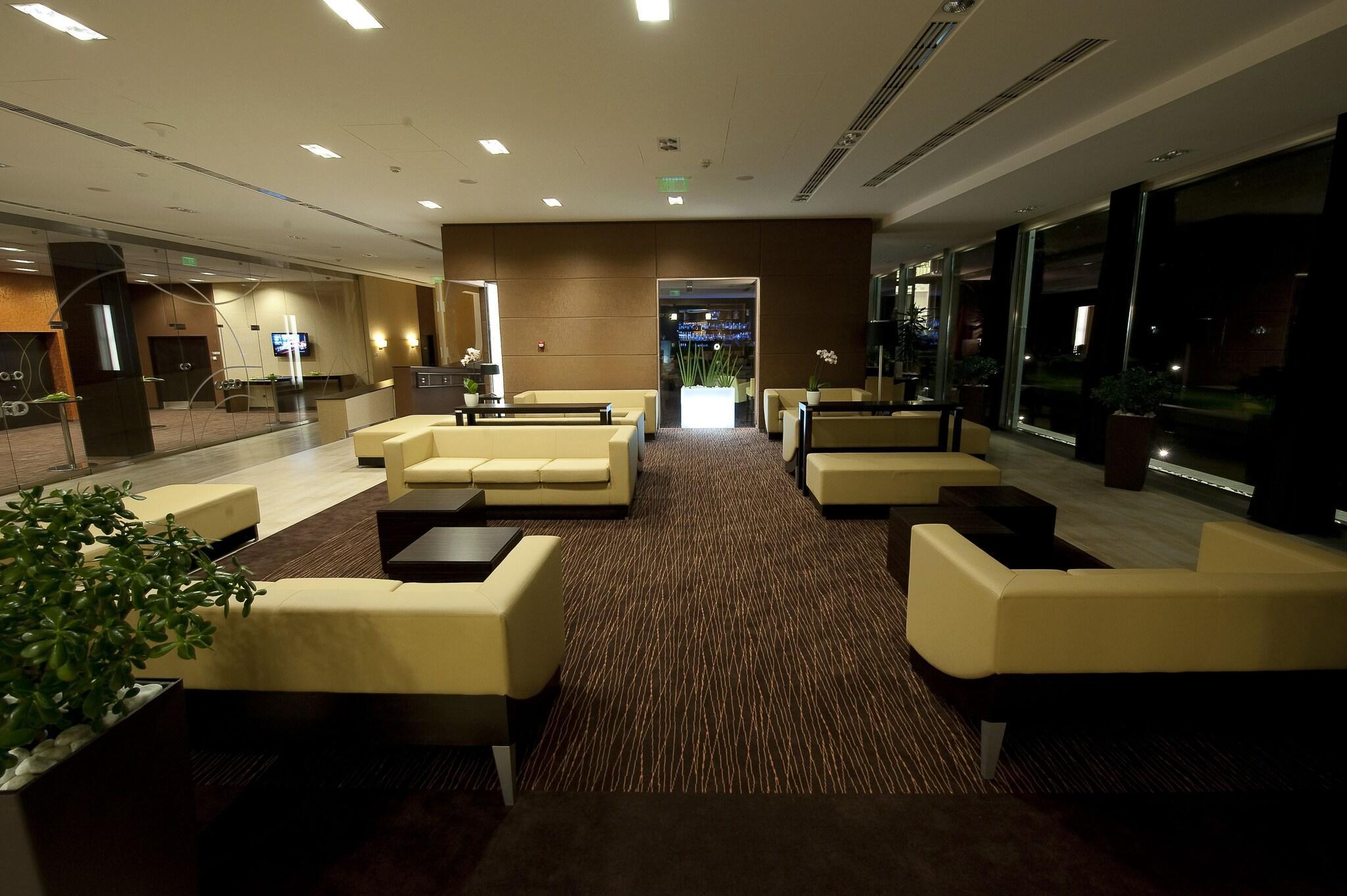 Vista Lobby Abacus Business & Wellness Hotel