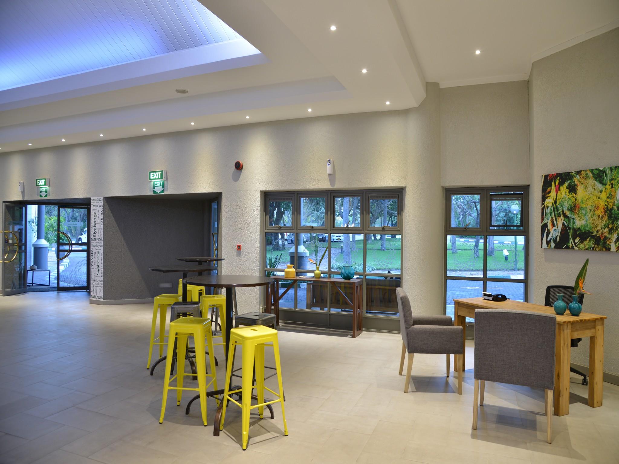 Vista Lobby Cresta Lodge - Harare