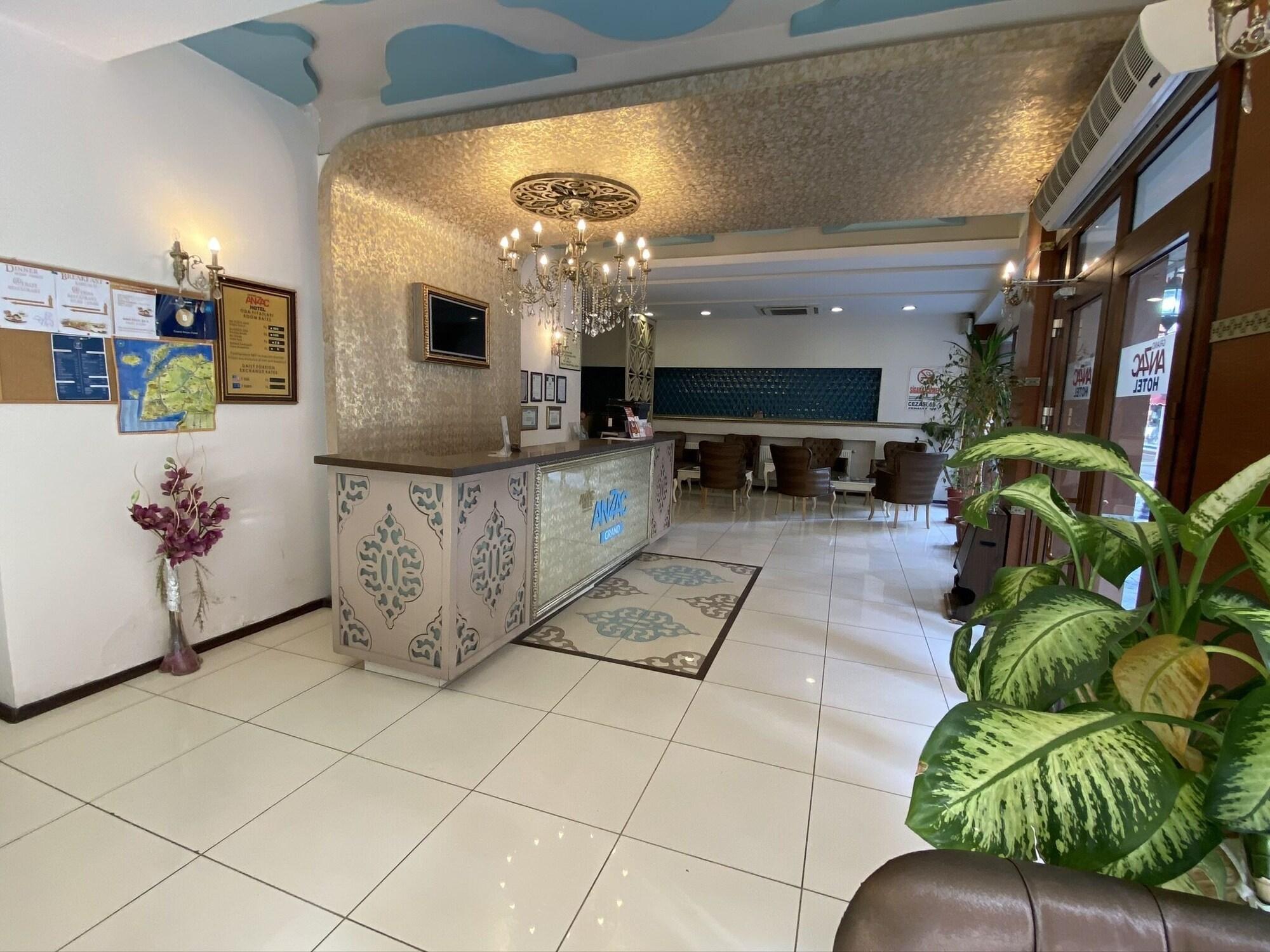 Varios Grand Anzac Hotel