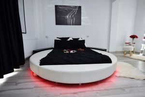 Alquiler Vacacional - Lux: Jacuzzi Pat Rotund Semineu Oglinda pe Tavan