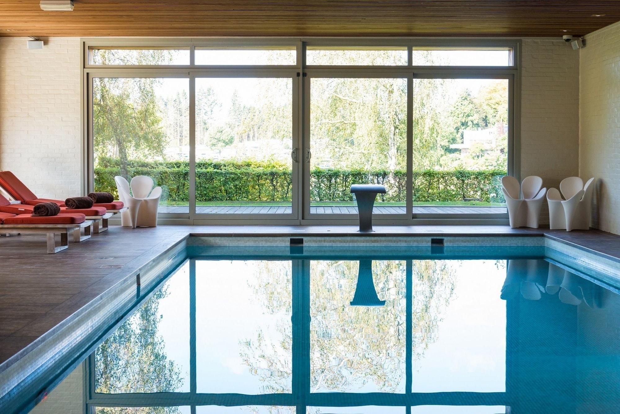 Vista Piscina Hotel des Bains & Wellness