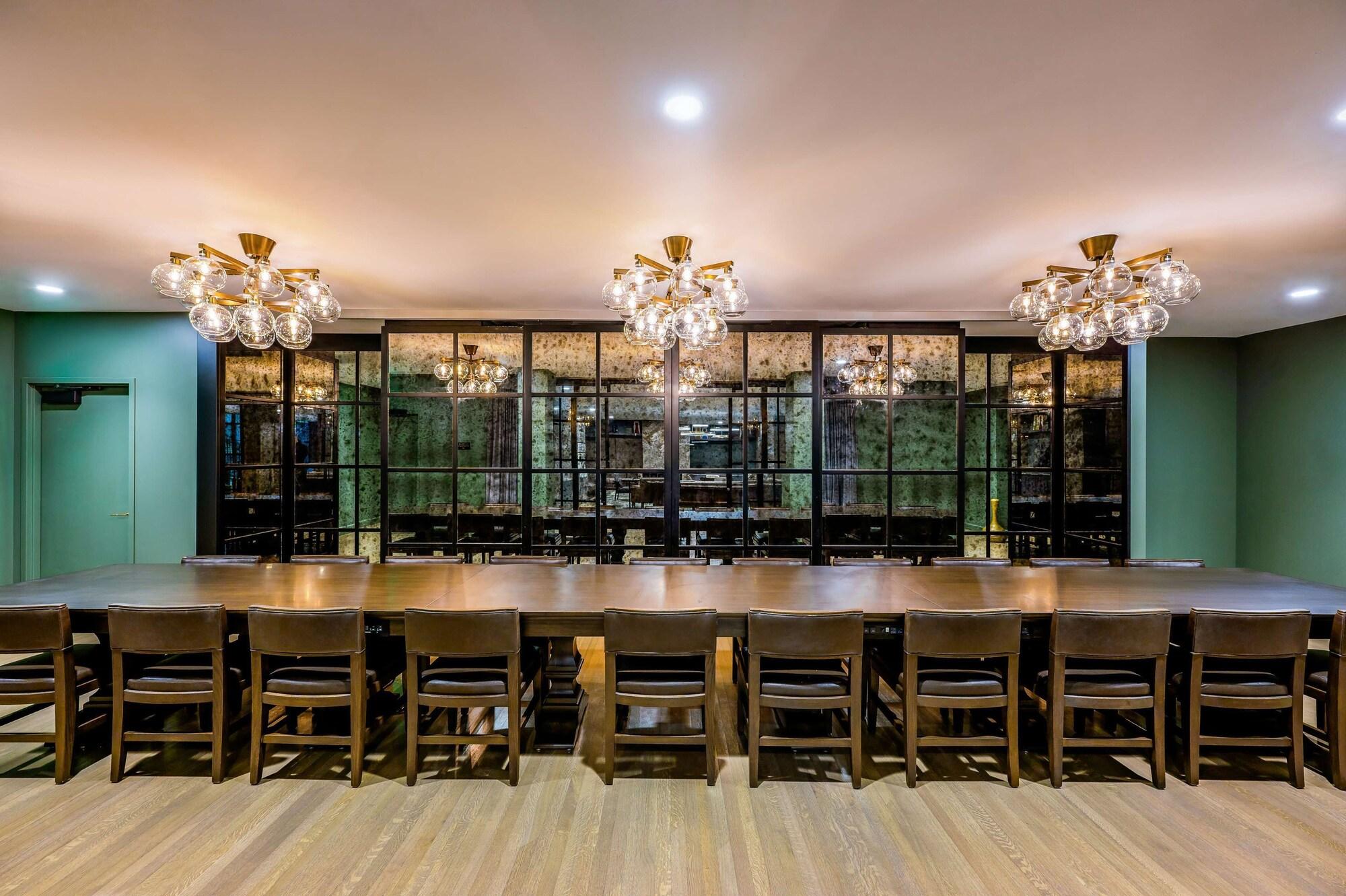 Sala de Reuniones Hotel Fort Des Moines, Curio Collection by Hilton