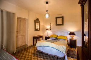 Alquiler Vacacional - exceptional location for this old house on classified site