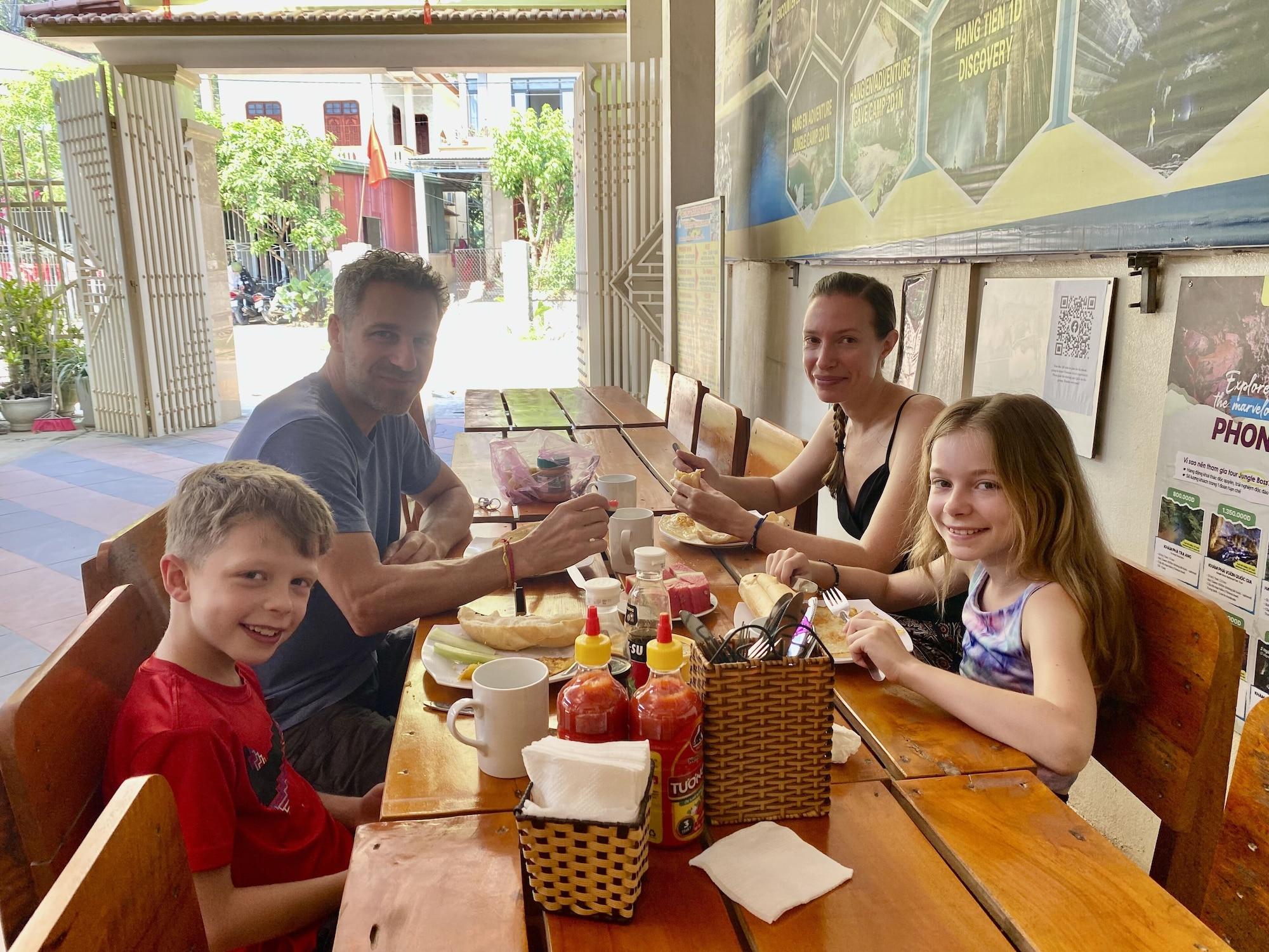 Varios Tien's Cozy Homestay