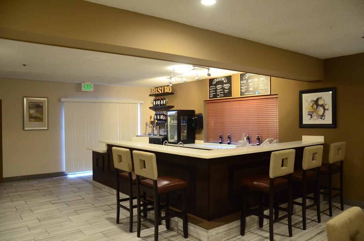 Bar/Salón Clarion Inn Near Jblm