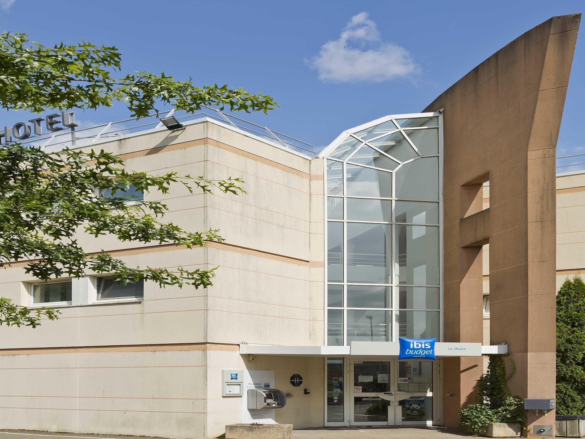 Vista Exterior ibis budget Le Mans Universite
