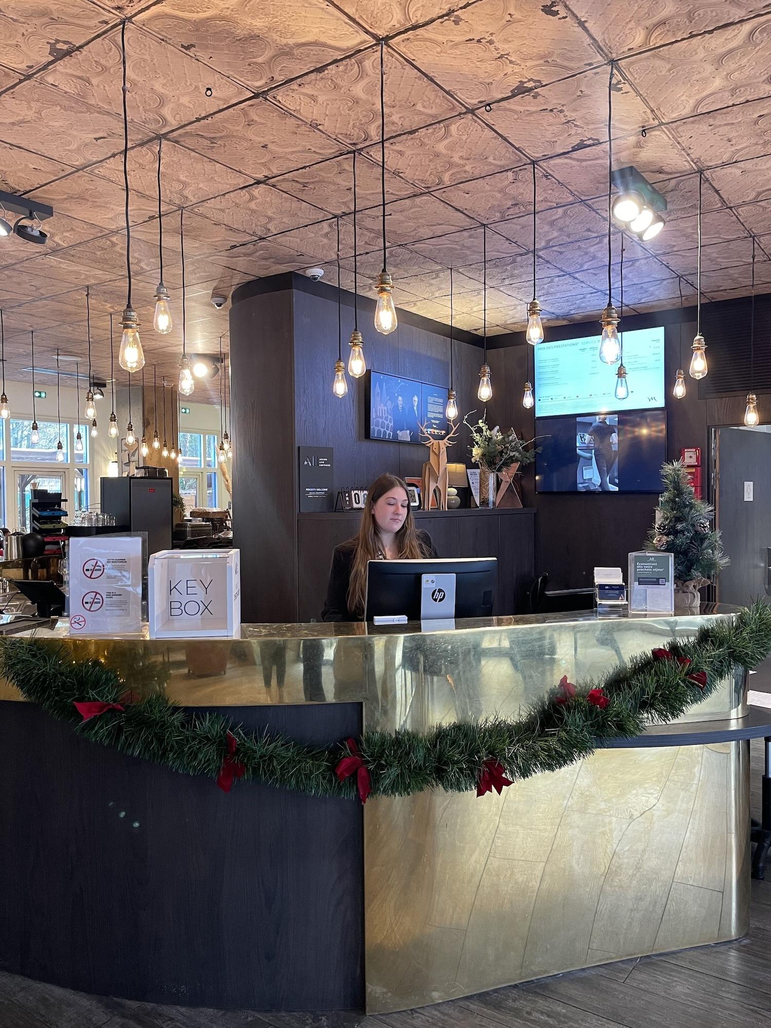 Vista Lobby Mercure Paris Porte de Pantin