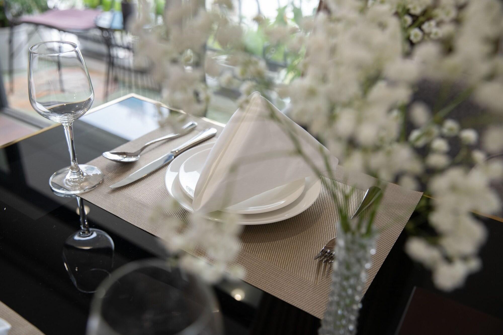 Restaurant Sharon Apartment and Spa