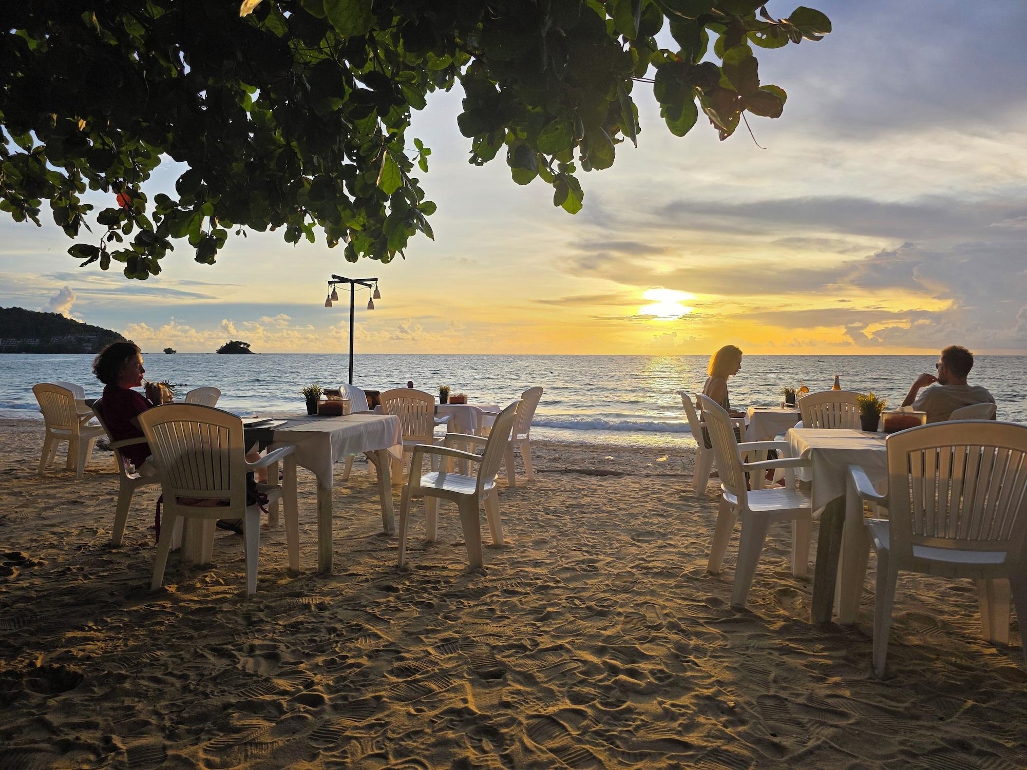 Restaurant TT Naiyang Beach Phuket