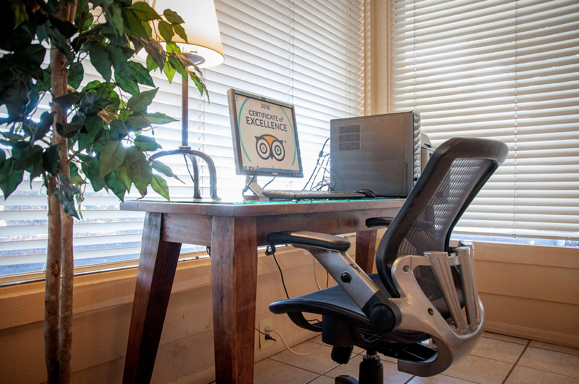 Centro de Negocios Best Western Village Inn