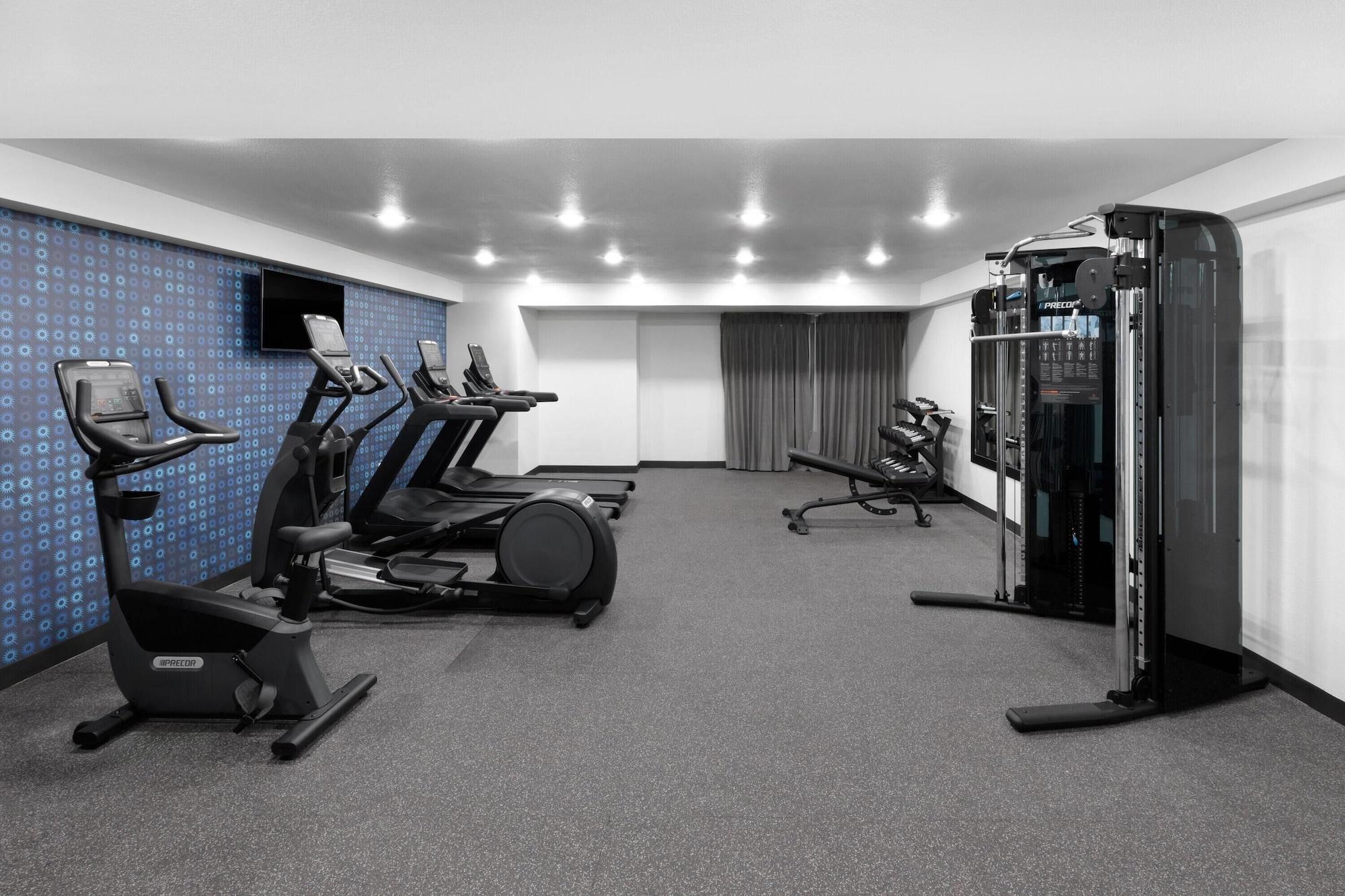 Gimnasio La Quinta Inn & Suites by Wyndham Houston Bush IAH South