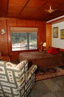 Alquiler Vacacional - Riverfront Redwood Retreat Nestled in Nature
