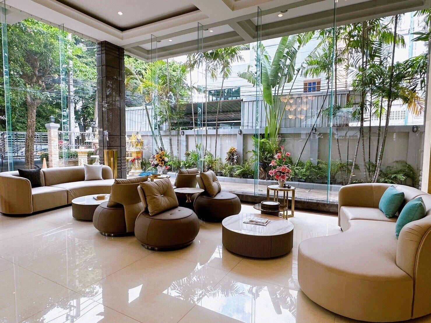 Vista Lobby Miloft Sathorn hotel