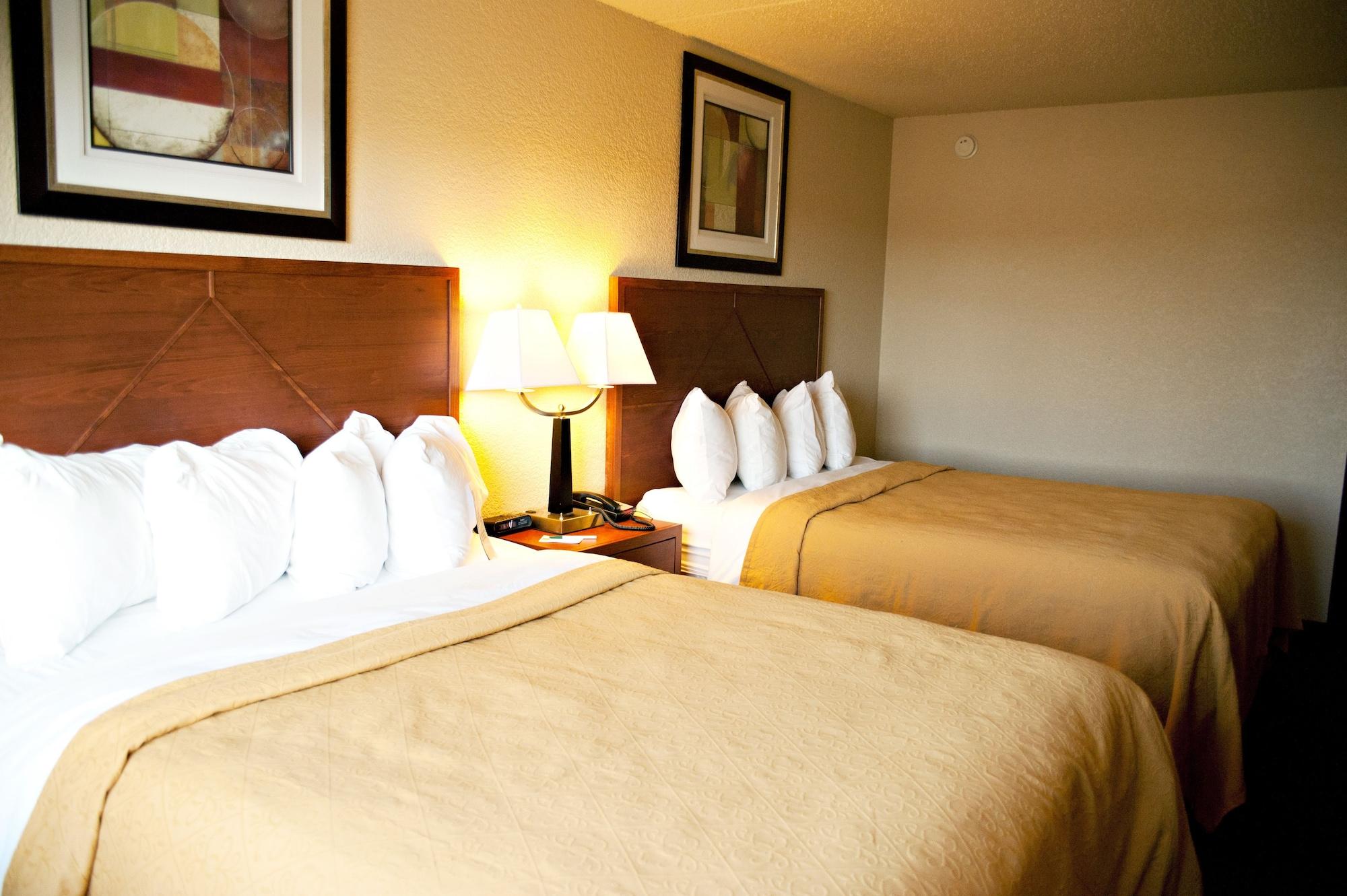 Habitación Baymont by Wyndham Jamestown Conference Center & Water Park