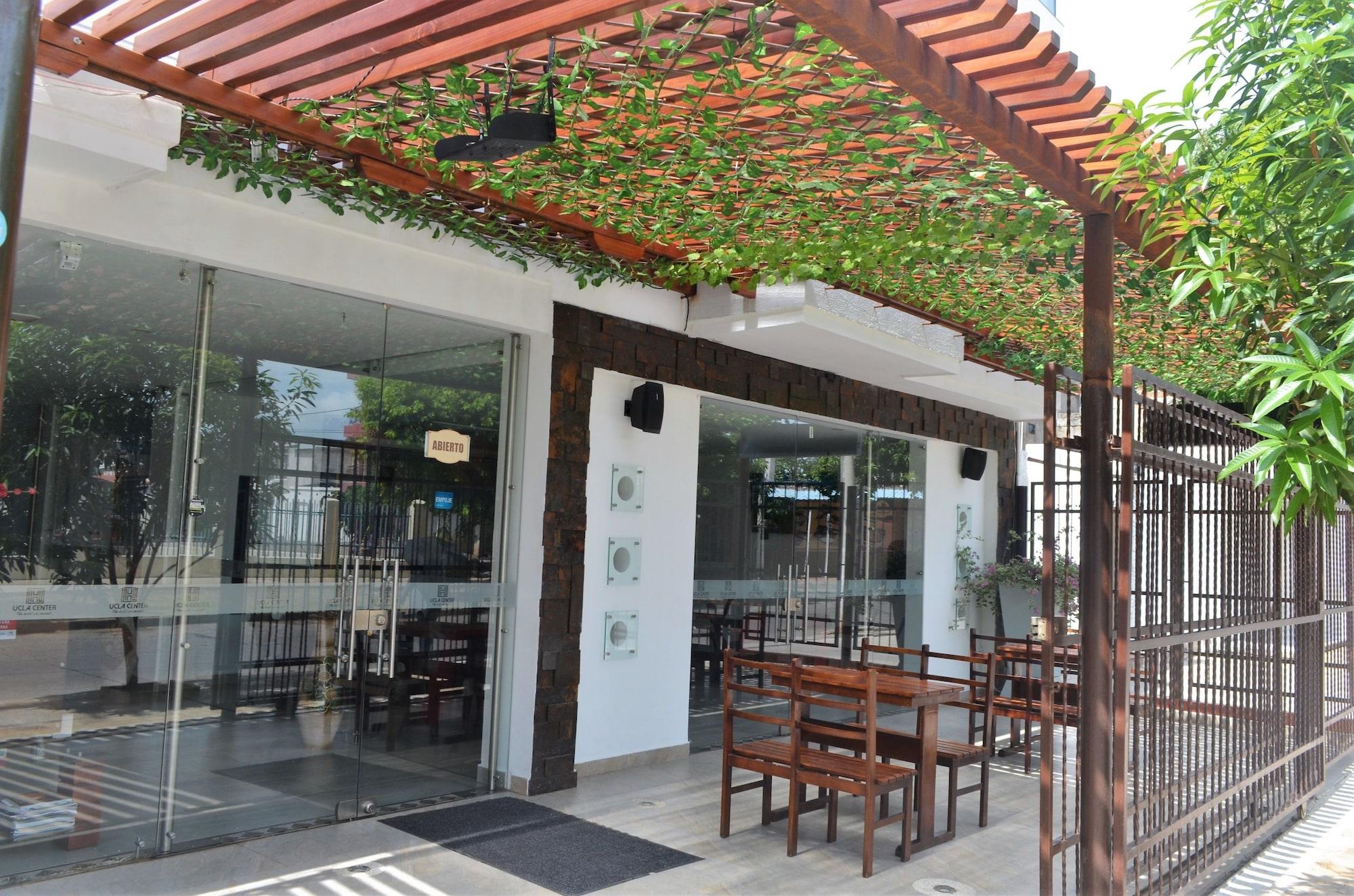 Vista Exterior Hotel Ucla Center