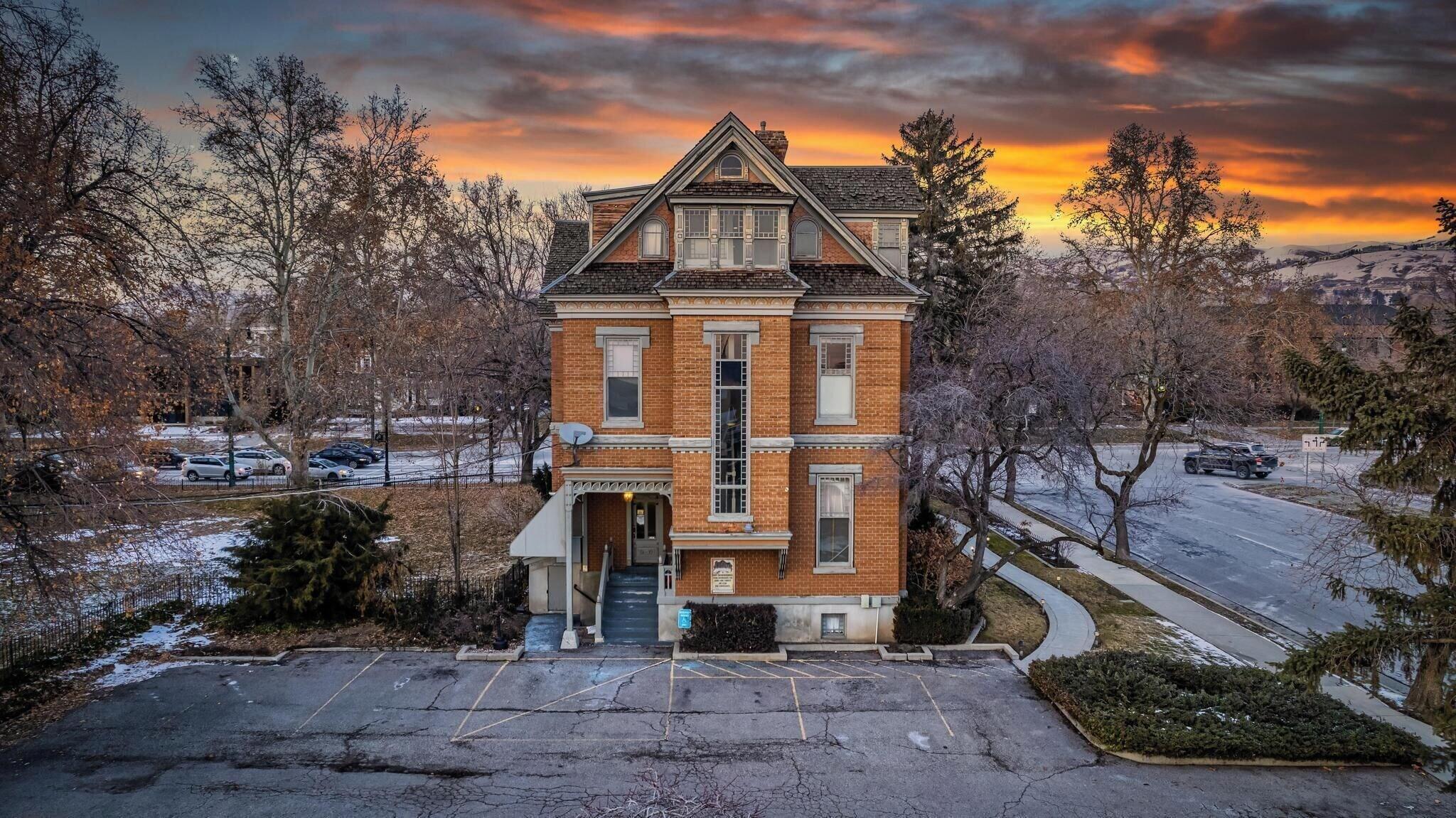 Vista Exterior Anniversary Inn - South Temple