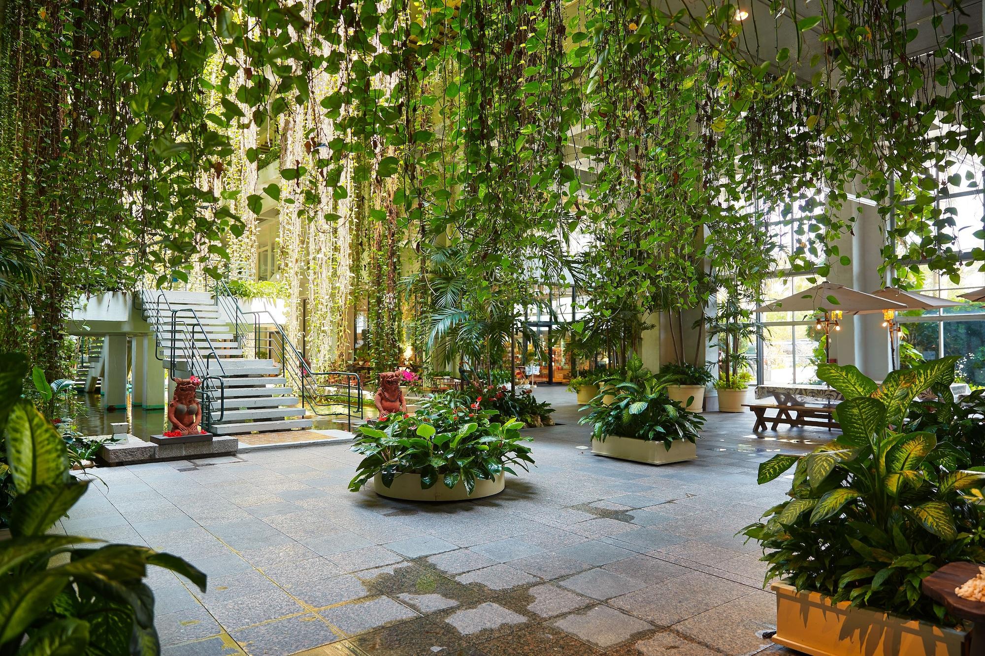 Vista Lobby Palace in Moon Beach