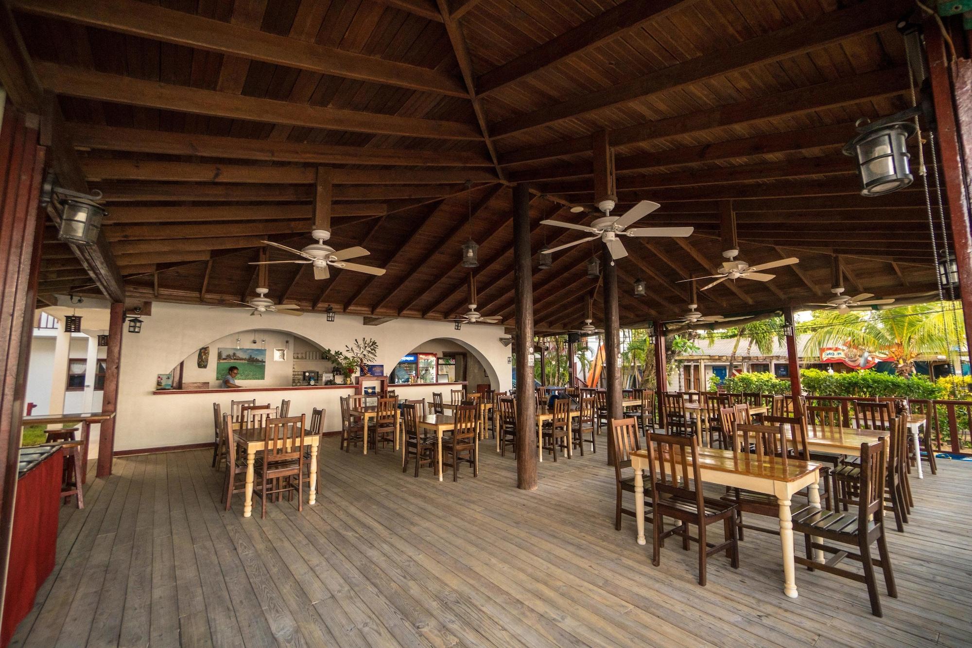Vista Lobby West End Dive Resort