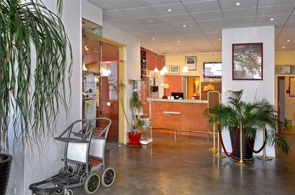 Vista Lobby Mercure Millau
