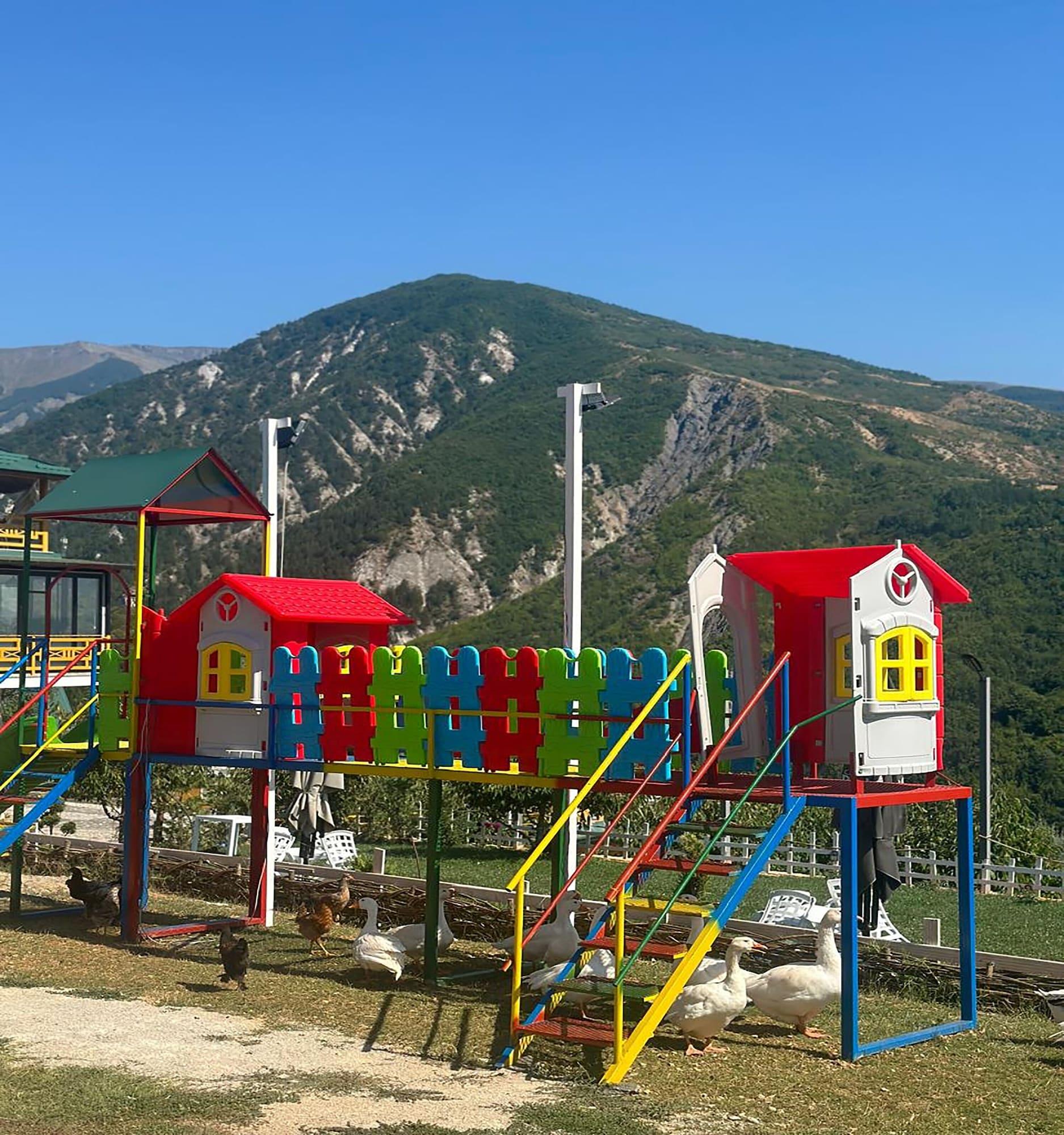 Instalaciones Recreativas Kurora e Gjelber Resort