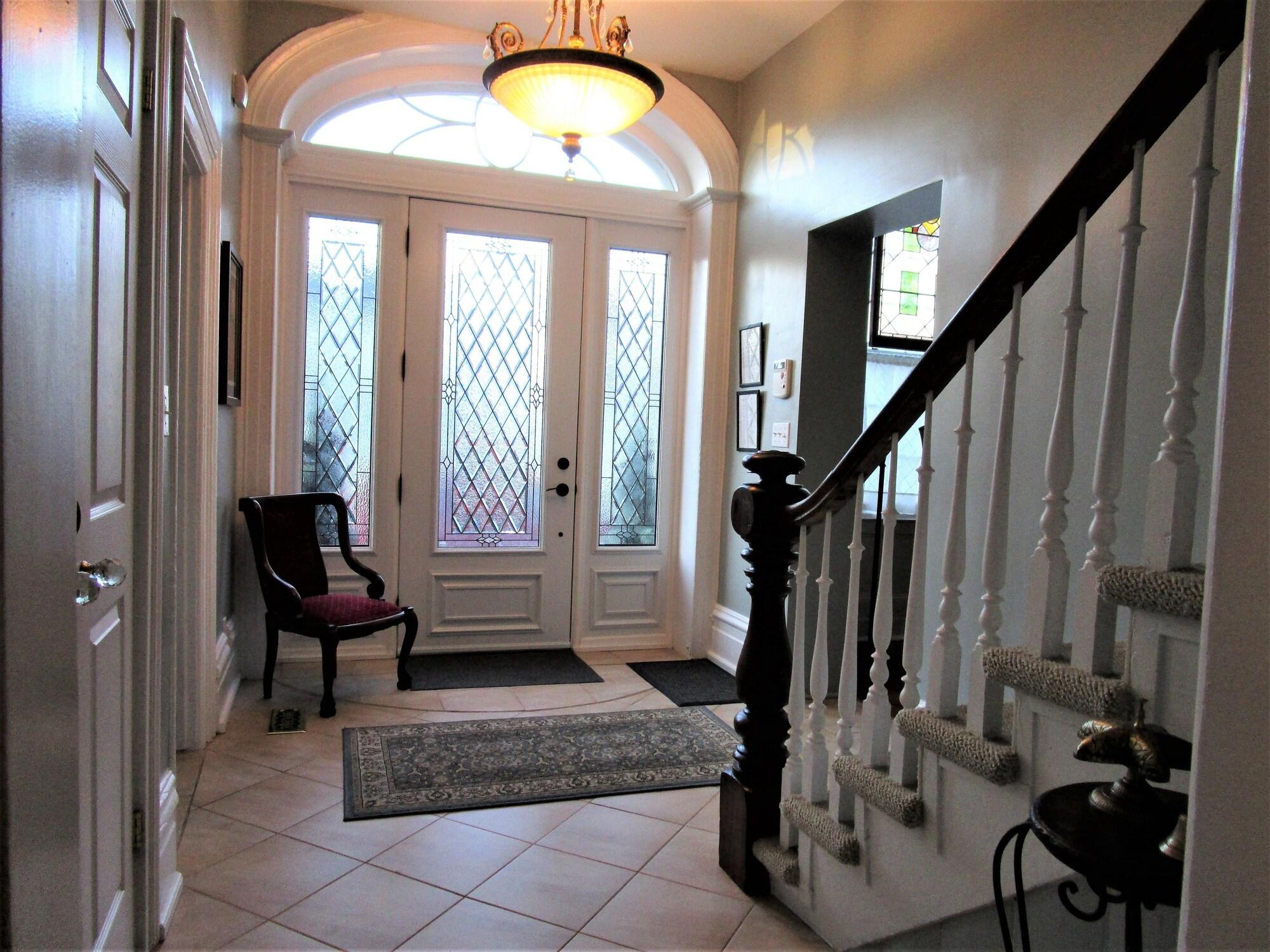 Varios Sir Isaac Brock B&B Luxury Suites