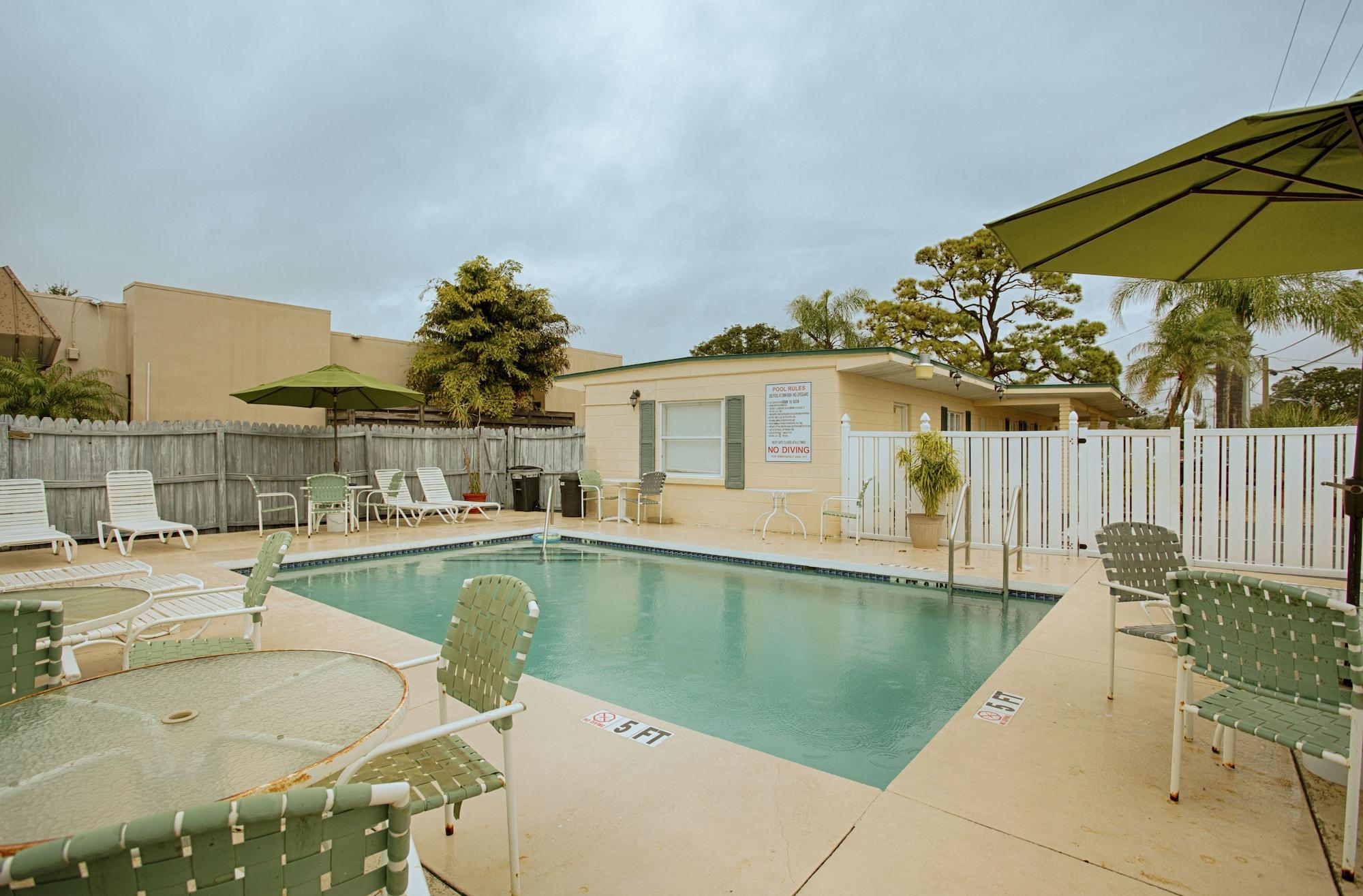 Vista Exterior Island Breeze Inn